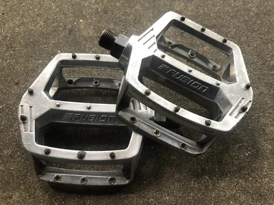 Midschool BMX 90 年代 Haro Fusion DX 平台赛车踏板 9/16 银色 — 第 1/4 张图片