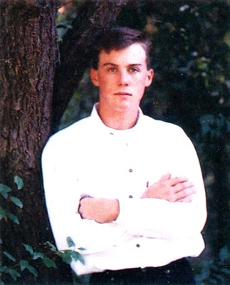 Anuario de Escuela Secundaria Kevin Harvick SENIOR Año Campeón de NASCAR Foto 1 de 3