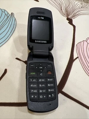 Teléfono celular plegable Samsung SGH-T201G - plateado y negro (Net10) raro sin probar Foto 1 de 4