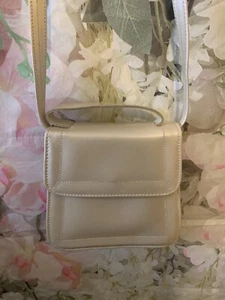 Girls Clark’s Handbag. Extendable Straps And Secret Pocket Inside the handbag. - Picture 1 of 5