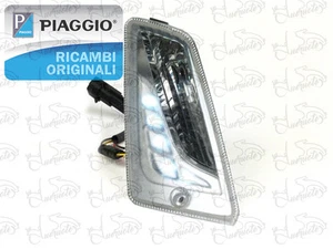 FRECCIA LED ANTERIORE DESTRA PER PIAGGIO VESPA GTS 125 250 300 SUPER SPORT GTV - Foto 1 di 3