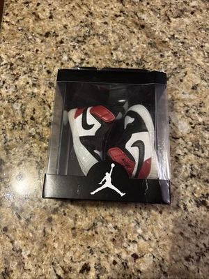 BOTÍN CUNA NIKE JORDAN 1 "CHICAGO LOST AND FOUND" VAR ROJO TALLA 2c [AT3745-612] Foto 1 de 4