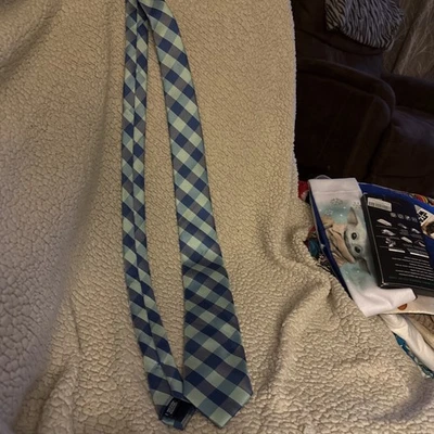 Corbata cuello Nautica cuadros tonos azules 100 % poliéster Foto 1 de 4