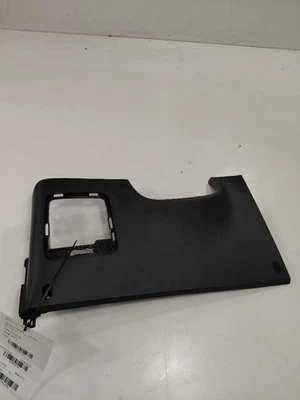 Borde del bisel inferior izquierdo del tablero del conductor Kia Soul 2017 2018 2019 Foto 1 de 4