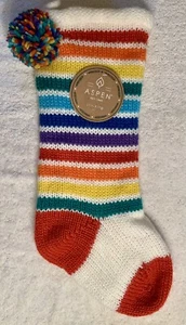 Aspen Calza Natalizia Strisce Arcobaleno Pom Pom Maglia Poliestere 22" - Foto 1 di 4
