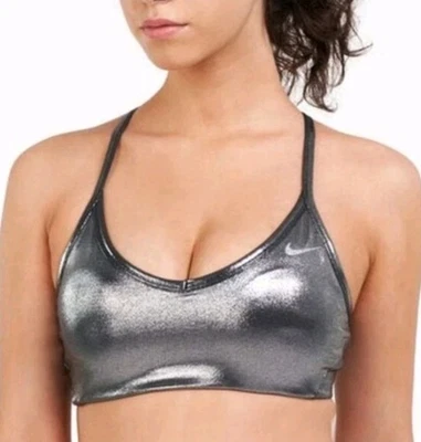 Sujetador deportivo Nike metálico plateado con ribete negro talla M espalda deportiva.     C2 Foto 1 de 4