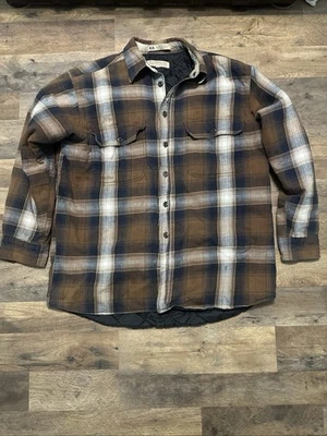 Chaqueta de hombre grande aislada de franela con botones marrón Claybrooke para exteriores Foto 1 de 2