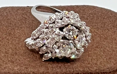 Anillo de diamantes de oro blanco de 14kt para dama 2,75 TCW talla 6 Foto 1 de 4