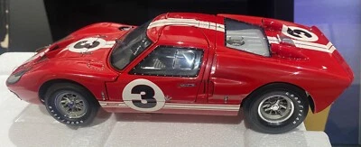 Exoto escala 1:18 1967 Shelby American Ford GT40 MK II #3 Foyt/Gurney Foto 1 de 4