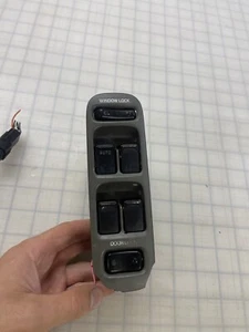 1999 2000 2001 2002 - Suzuki XL-7 XL7 Grand Vitara - Power Window Switch - Left - Picture 1 of 4
