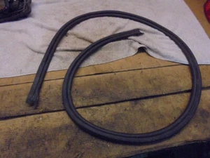 Porsche 986 Boxster Tonneau Cover Seal 98651421101 S6UBC - Picture 1 of 3