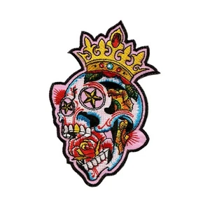 Parche Crown Skull bordado para planchar - Colorida calavera de azúcar con diseño de corona - Imagen 1 de 2