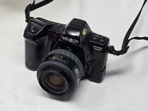 Minolta 7000i SLR film camera with AF Minolta 35-70mm AF Zoom Lens - Picture 1 of 8