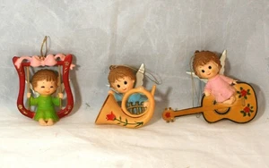 Vintage 60er Jahre 3 Weihnachtsmädchen Engel auf Musikinstrumenten Hängeschmuck - Bild 1 von 9