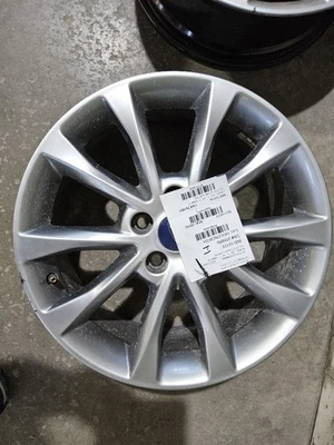 Llanta Ford Fusion 2017 17x7-1/2 aluminio 10 V radios pintada Foto 1 de 4