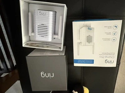 RING Chime Pro Extensor Wi-Fi Red y Timbre Para Dispositivos Ring Caja Abierta Foto 1 de 4