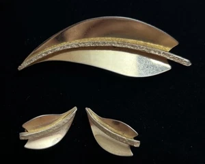 Set gioielli spilla e orecchini clip-on foglia tono oro vintage - Foto 1 di 6