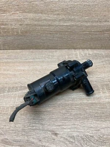 064100 0951 Denso Toyota Prius With Plug WINDSCREEN HEADLIGHT WASHER PUMP - Picture 1 of 7