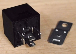Bosch 12V 5-Terminal Sealed Waterproof Replacement Relay 0332 209-150 - Picture 1 of 6