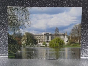 Buckingham Palace East Front St James 2002 Travel Tourism Topographical Postcard - Picture 1 of 2