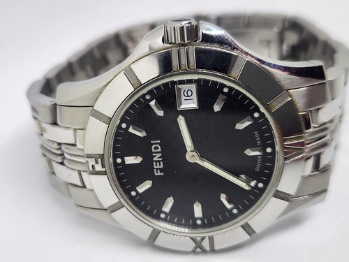 Orologio Fendi Raro Modello #2600G 530 Ottime Condizioni Quadrante Nero e Grigio