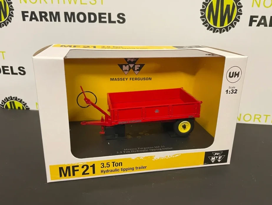 UNIVERSAL HOBBIES 6241 1:32 SCALE MASSEY FERGUSON 21 3.5 TON TIPPING TRAILER - Image 1 of 1
