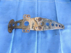 70-71  F5, 71-72 F8, 72-75 F9, Kawasaki Front Fender Bracket 35012-011 - Picture 1 of 4