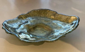 Green Art Glass Oyster Shaped Dish 6 1/2" x 8 1/2" - Picture 1 of 10