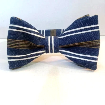 Pajarita ajustable a rayas blancas doradas de mezclilla para hombre hecha a mano para cuello 16,5-21,5 Foto 1 de 4