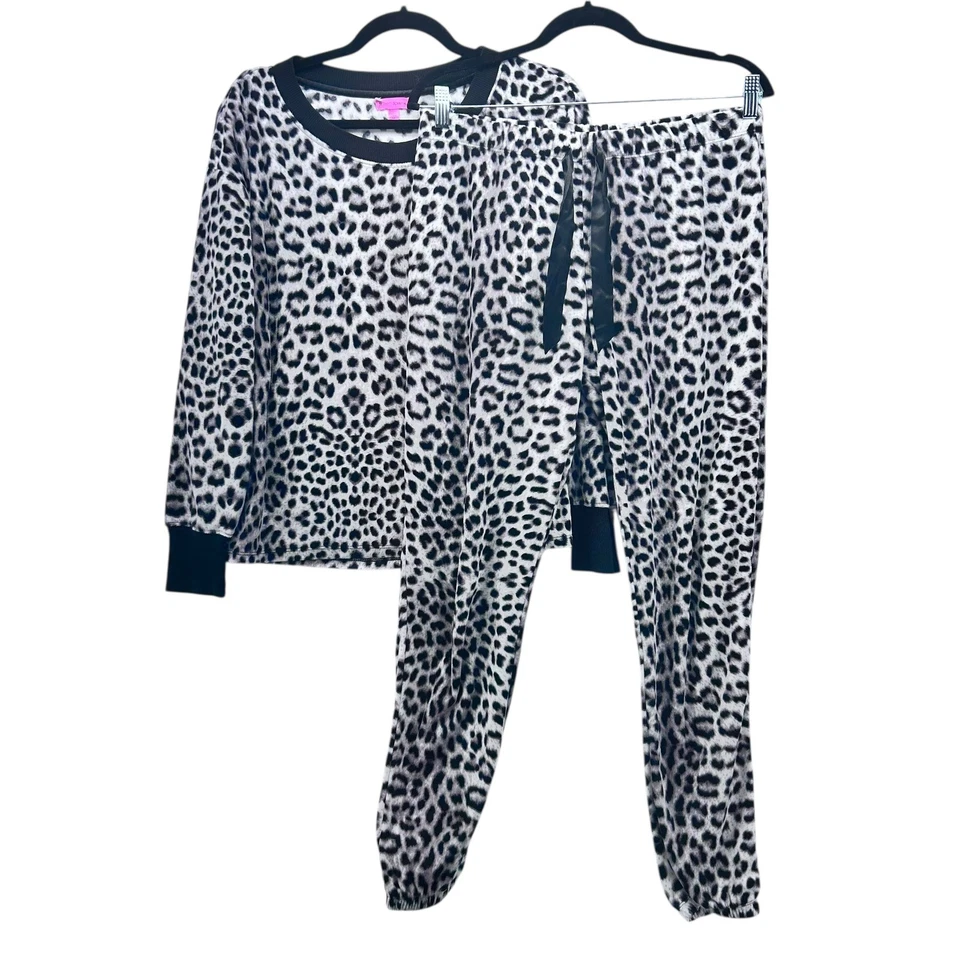 Betsey Johnson Leopard Pajama Set Medium Animal Print Loungewear Comfy Sleepwear - Image 1 of 4