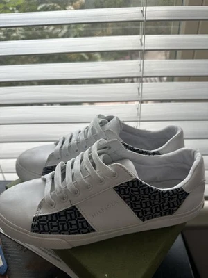 Tommy Hilfiger WomanWhite Casual Sneakers Size 7.5 - Image 1 of 4