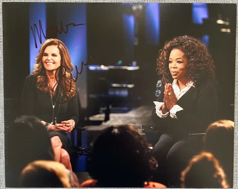 Maria Shriver Signed 8x10 Color Photo w/ Oprah Winfrey - Authentic Cover