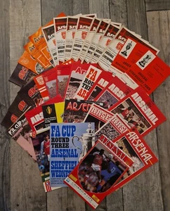 Football Programmes - Arsenal - 1968 to 1990 - Buy 2 or more - get 10% Discount - Picture 1 of 95