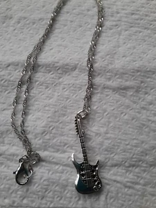 silver guitar pendant - Picture 1 of 1