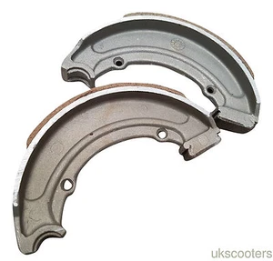 ukscooters ROYAL ENFIELD PASTILLAS DE FRENO DELANTERAS 7" ZAPATOS NUEVOS - Imagen 1 de 2