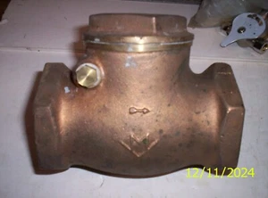 2-1/2'' SWING CHECK VALVE MILWAUKEE 125 lb., BRONZE, USA - Picture 1 of 4