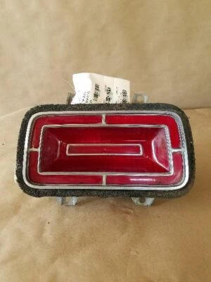 Luz trasera Ford Galaxy SAE-TSIA-70FD 1970 se adapta a 70 Ford   Foto 1 de 4