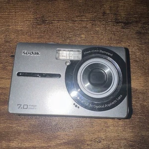 Kodak EasyShare M753 7.0MP Digital Camera Silver Untested For Parts Or Repair - Picture 1 of 6