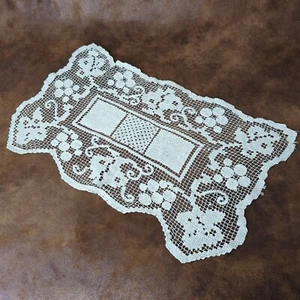 White Doily Doilies Embroidered Crocheted 16 x 9.5 Inches Rectangular Vintage - Picture 1 of 4