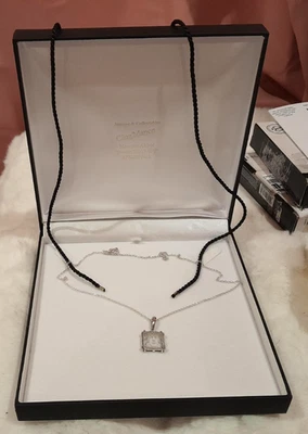 LALIQUE Crystal Aréthuse MASQUE DE FEMME PENDANT & CHAIN .X DISPLAY -OUTSTANDING - Image 1 of 4