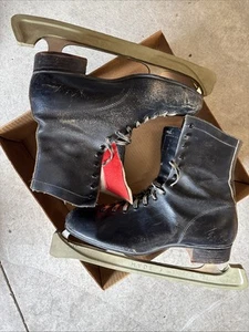 Black Leather England Blade Sheffield Steel W/Protectors Ice Skates Men's Sz 11? - Picture 1 of 6