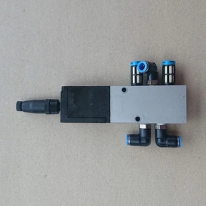 Festo Proportionalventil MPYE-5-1/8-HF-010-B 151693 - Bild 1 von 3