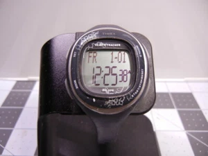 Timex Silikon Health Tracker mittelgroße Sportuhr T5K486 - Bild 1 von 5