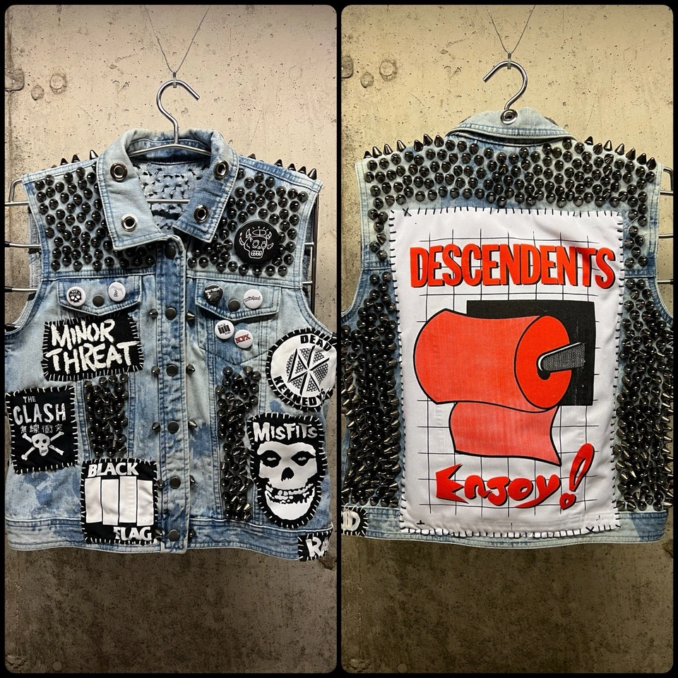 Nuevo chaleco punk con tachuelas personalizado. Descendientes, inadaptados, bandera negra, ¡rancio! Foto 1 de 4