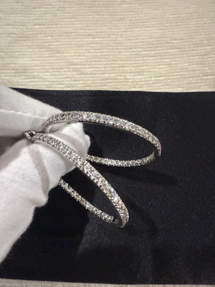 Pendientes de aro grandes de plata de ley 925 maciza sin fin de circonita cúbica pavé Foto 1 de 4