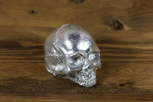 Pisapapeles calavera esqueleto pintura plata fundición hormigón hecho a mano - Imagen 1 de 5