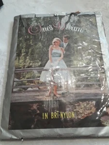 Vintage One's Dream Fully Fashioned run resist nylons stockings. Size 9.5 - Picture 1 of 3