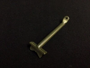 VINTAGE ACTION MAN - BELT FEED MACHINE GUN TRIPOD LEG - Picture 1 of 4