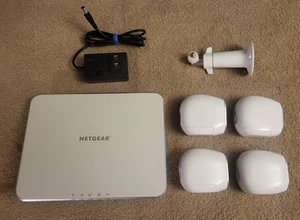 Sistema di telecamere di sicurezza Netgear Arlo 4 telecamere HD VMC3030 e stazione base VMB3000 - Foto 1 di 14