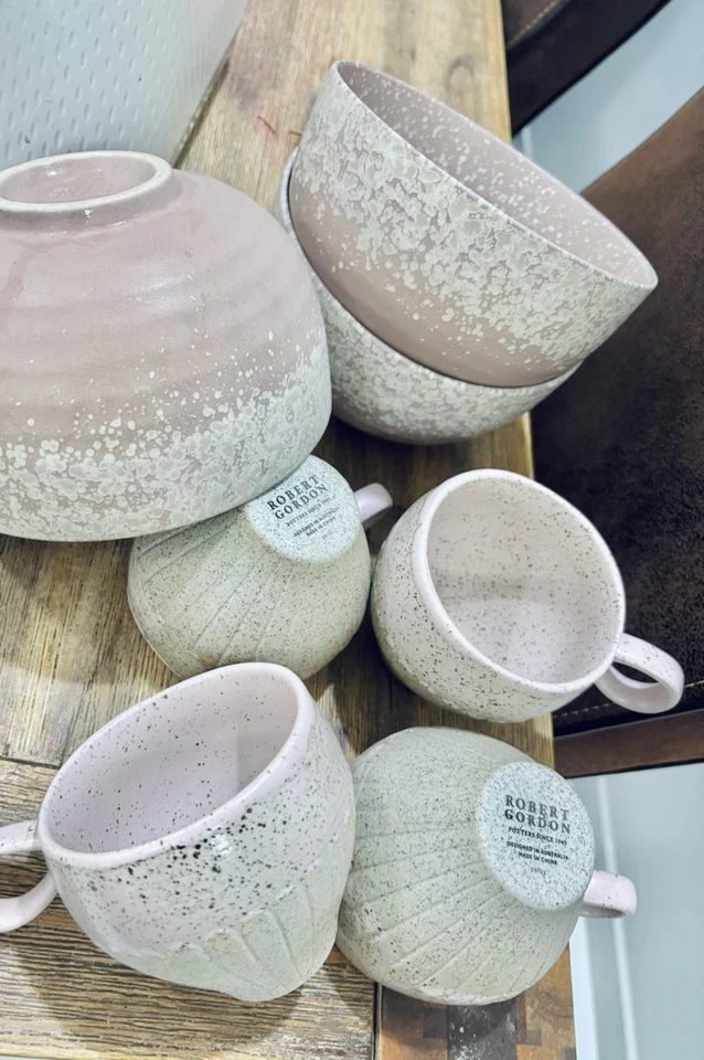 Robert Gordon mugs And bowls  - image 1 of 3
